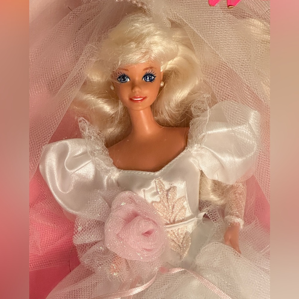 Vintage 1992 Romantic Bride Barbie